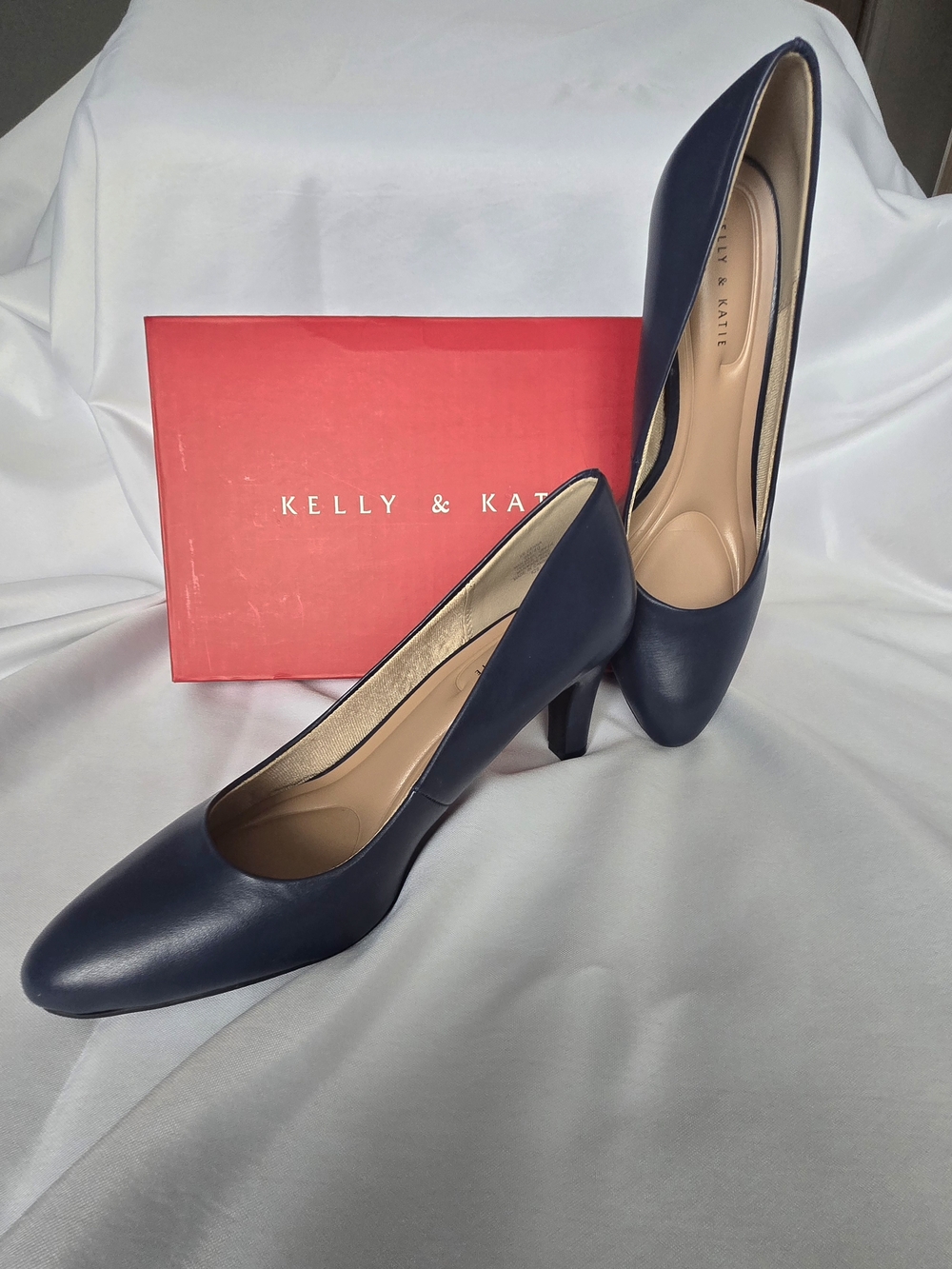 New Kelly & Katie Navy Round-Point-Toe Women's Pumps - Sleek Classic